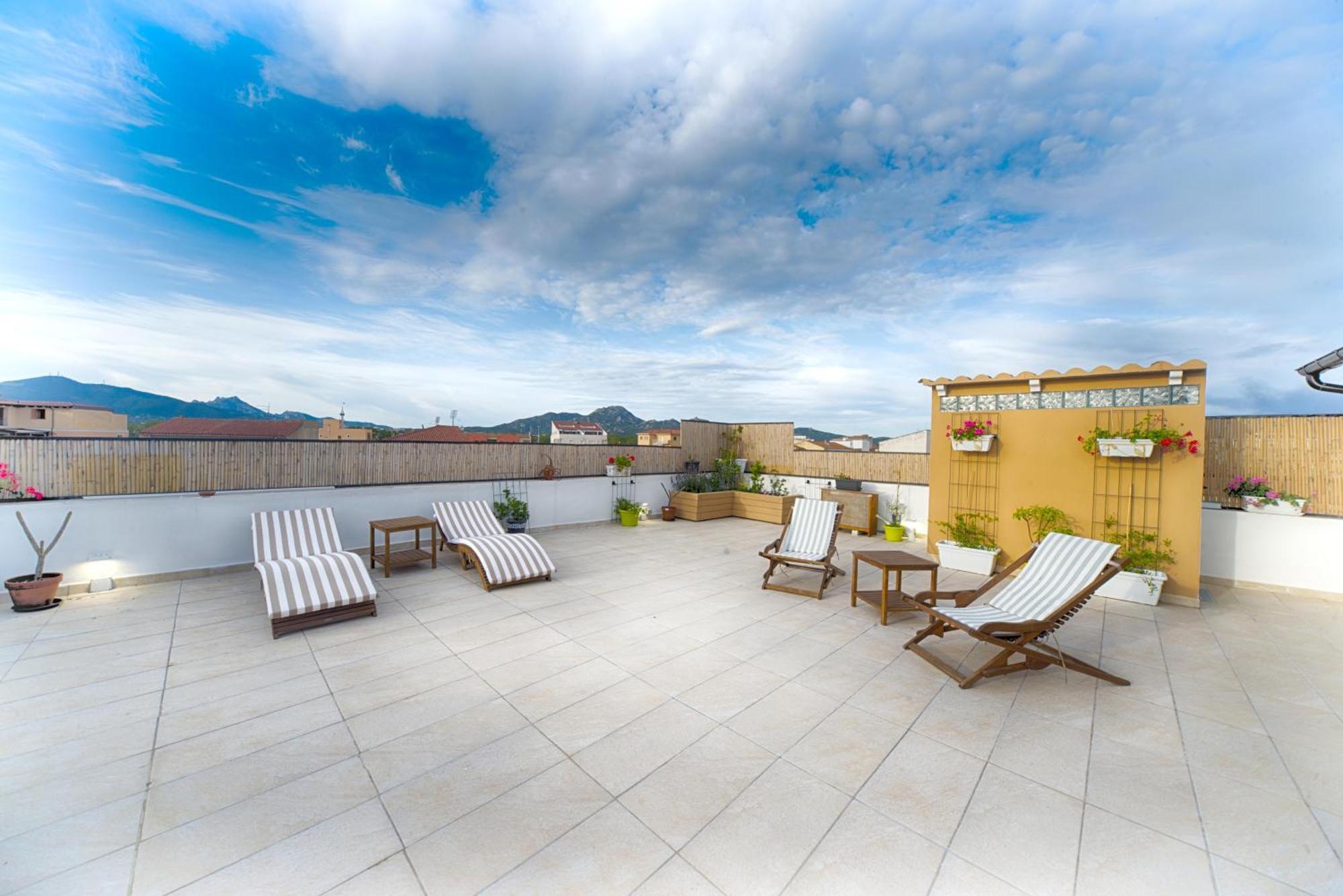 Terrace Rooms Olbia Center Екстериор снимка